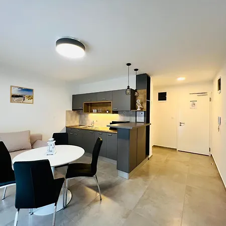 Avis Apartament Selce
