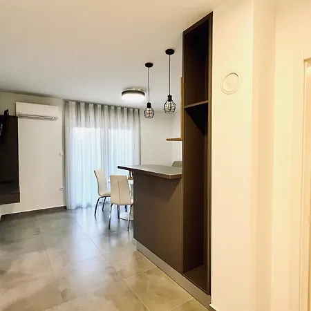 Apartament Avis