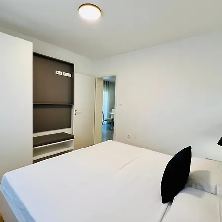 Avis Apartament