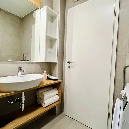 Avis Apartament