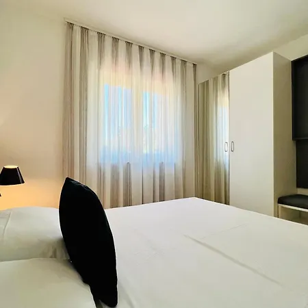 Apartament Avis *