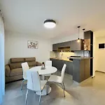 Avis סלצה