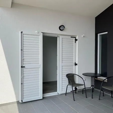 Apartman Avis *