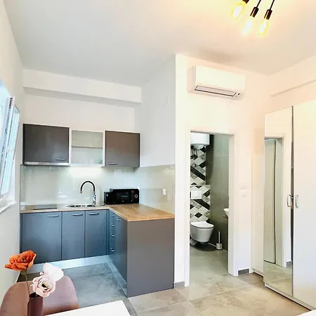 Avis Apartman *