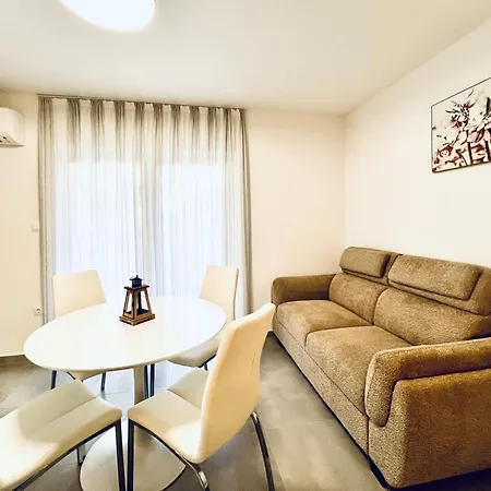 Apartment Avis *