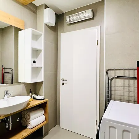 Avis Apartman