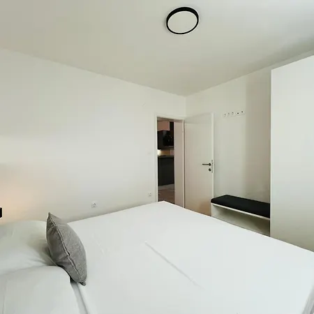 Apartment Avis Selce