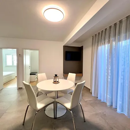 Apartment Avis Selce