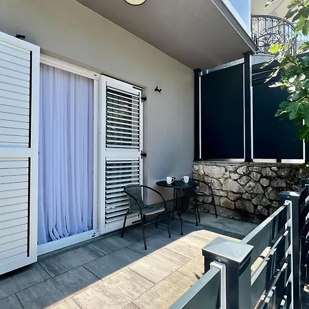 Apartment Avis Selce
